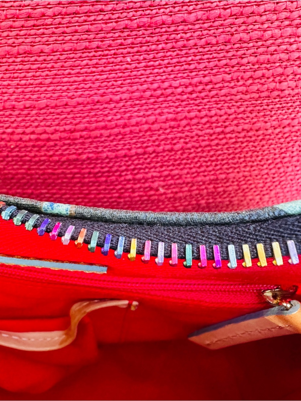 Rare Dooney & Bourke Bee Monogram Bucket Bag - Multicolor - Picture 3 of 8